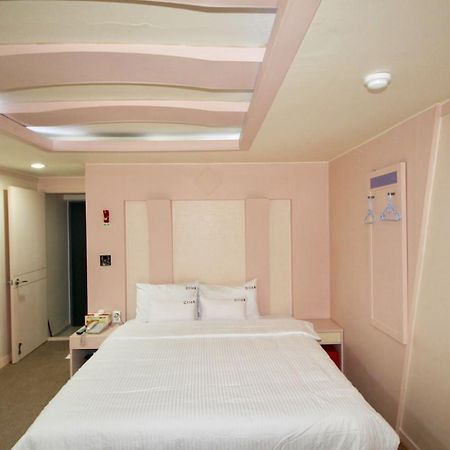 Click 21 Motel Пусан Екстериор снимка